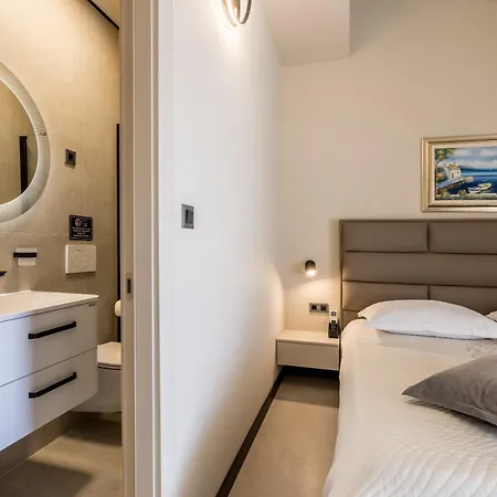 Alojamento de Acomodação e Pequeno-almoço Guesthouse Rooms Split Split