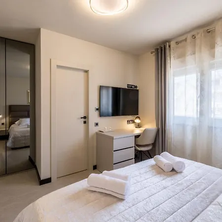 Alojamento de Acomodação e Pequeno-almoço Guesthouse Rooms Split Split