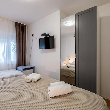 Guesthouse Rooms Split Alojamento de Acomodação e Pequeno-almoço Split