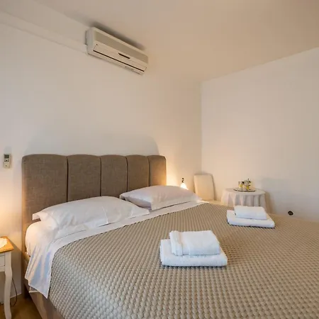Alojamento de Acomodação e Pequeno-almoço Guesthouse Rooms Split 3*