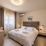 斯普利特旅馆 3*