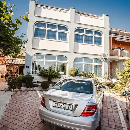 Guesthouse Rooms Split Oda ve Kahvaltı Split