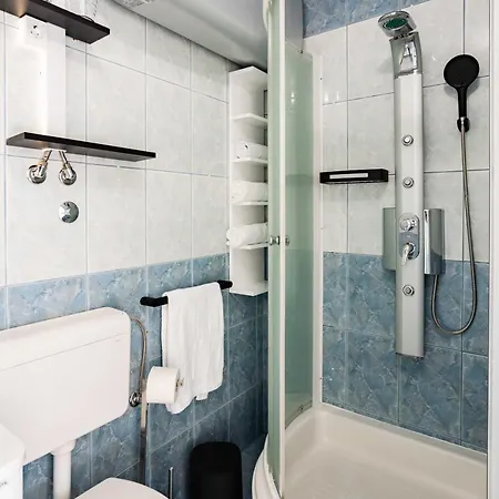 Guesthouse Rooms Split Bed & Breakfast