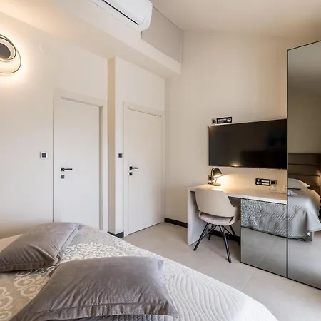 Guesthouse Rooms Split فندق مبيت وإفطار 3*