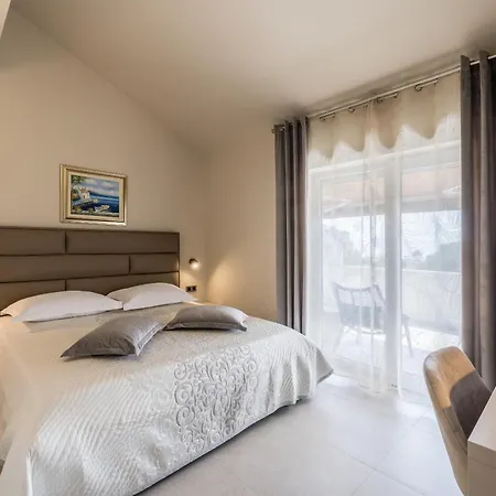 Guesthouse Rooms Split Frühstückspension 3*