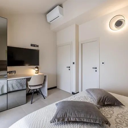 Guesthouse Rooms Split Oda ve Kahvaltı Split