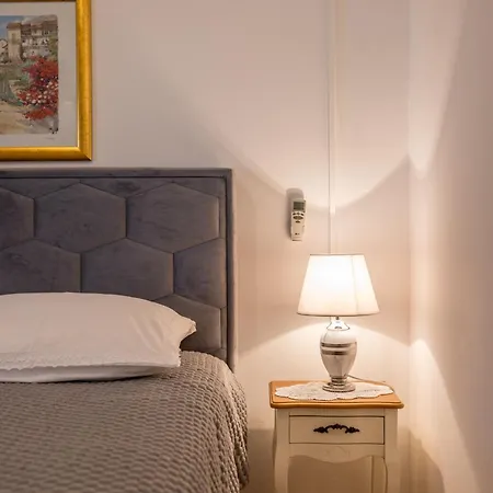 Guesthouse Rooms Split فندق مبيت وإفطار 3*