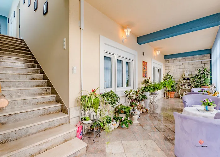 Bed & Breakfast Guesthouse Rooms Split 3*