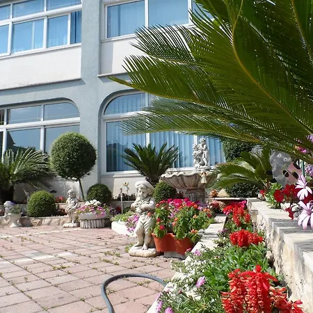 Guesthouse Rooms Split Nocleg ze śniadaniem 3*