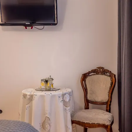 Guesthouse Rooms Split Bed & Breakfast