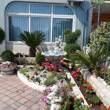 Guesthouse Rooms Split krevet i doručak Split