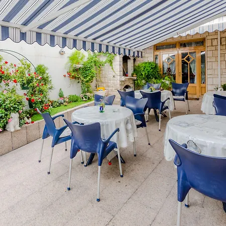 Guesthouse Rooms Split Bed & Breakfast Split