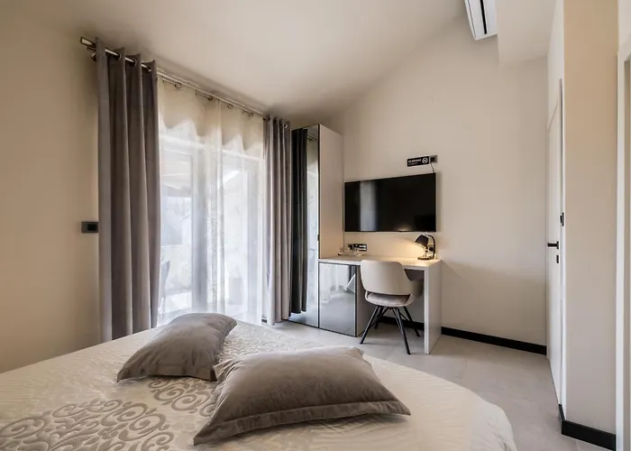 ベッド・アンド・ブレックファスト Guesthouse Rooms Split 3*