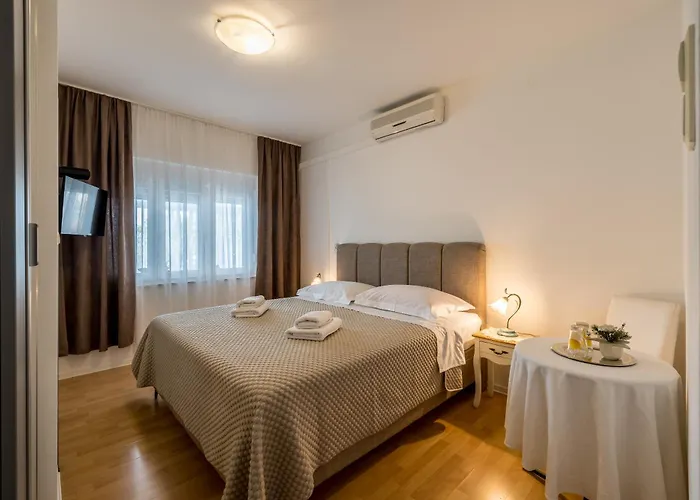 Guesthouse Rooms Split ベッド・アンド・ブレックファスト