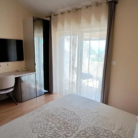 Guesthouse Rooms Split Bed & Breakfast 3*