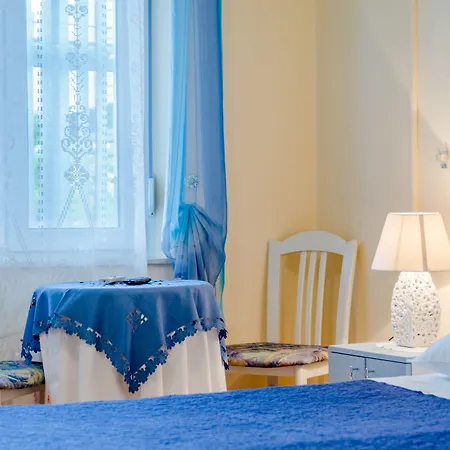 Guesthouse Rooms Split Couette-café