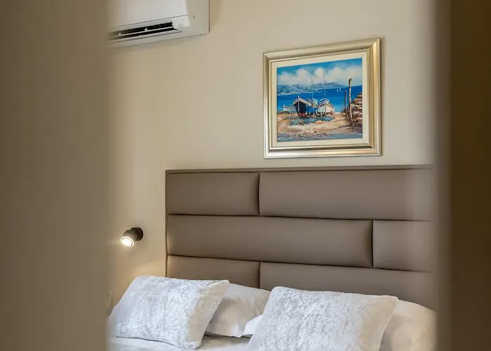 Guesthouse Rooms Split Bed and breakfast 3*